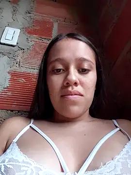 Chat +18 de lachiki_plus ao vivo