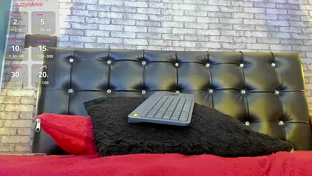 Show modela Smith_luxe na web-kameri