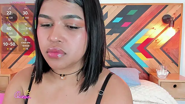 NaiirobiSwan's Live XXX Chat