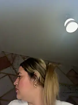 Amira_Malia Chat XXX live