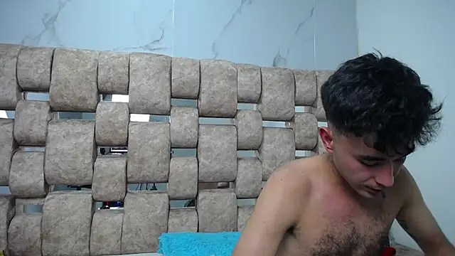 Онлайн чат XXX KathyAiden