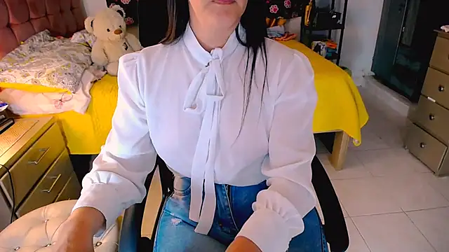 BitterMomXxx – Live XXX-chat