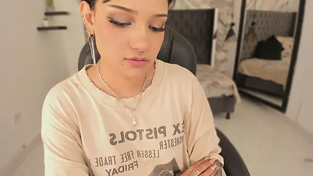 renee_shelby_ 即時 XXX 聊天