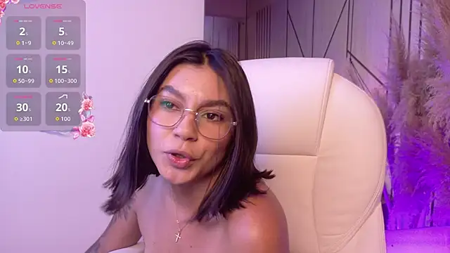 AlyssaRay's Live XXX Chat