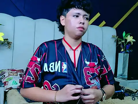 Chat +18 de NikiEvanz ao vivo