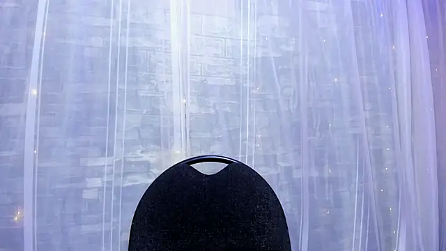 KatieGomez élő XXX-chatje