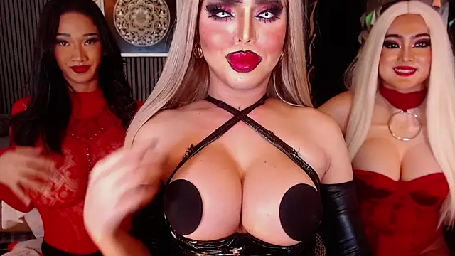 BigCockLatinaTS Show Webcam