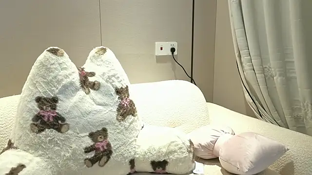 Kiwuvurfovo 网络视讯表演