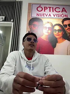 โชว์เว็บแคมของ TavoHot_