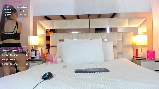 EloiseClairmont's Live XXX Chat