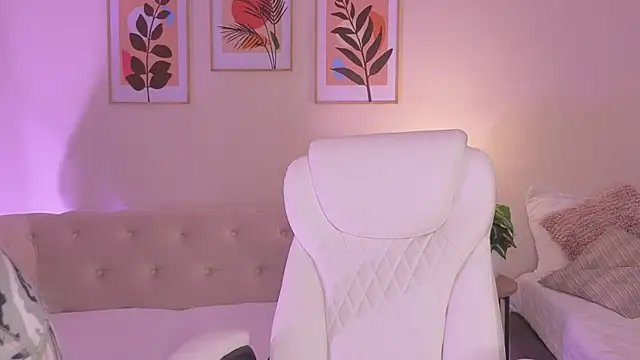 Czat XXX na żywo – DahianaWalcott