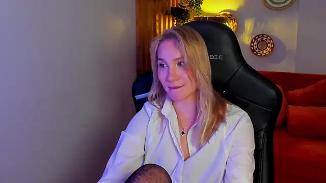 ElaraVoltage লাইভ XXX চ্যাট