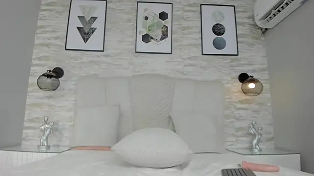 chloe-baker Adlı Modelin Canlı XXX Sohbeti