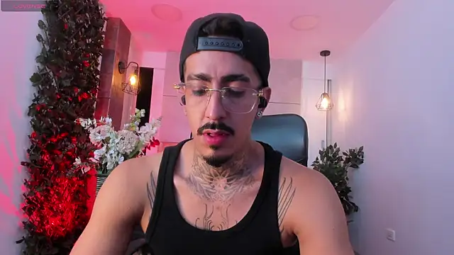 แชท XXX สดของ Donovan_Desmond