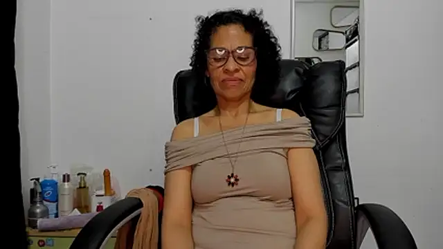 Aries_MatureのライブXXXチャット