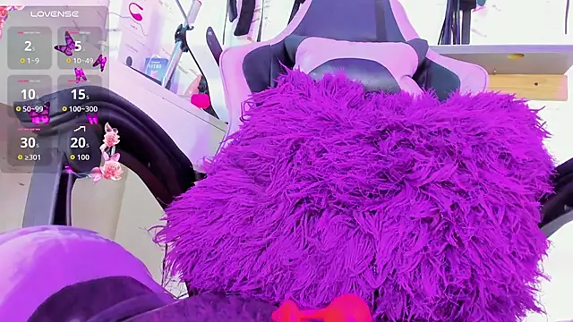 Natasha-Adams 现场XXX聊天