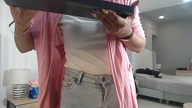 Chat XXX en directo de ChantalGarner