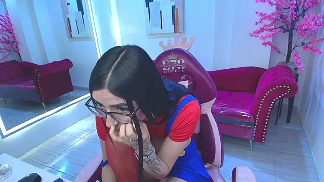 Emily_andrews 现场XXX聊天