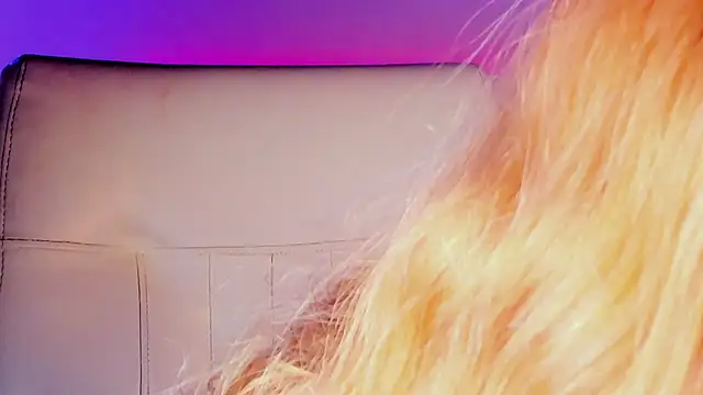 Chatroom XXX en direct de adhalee_js