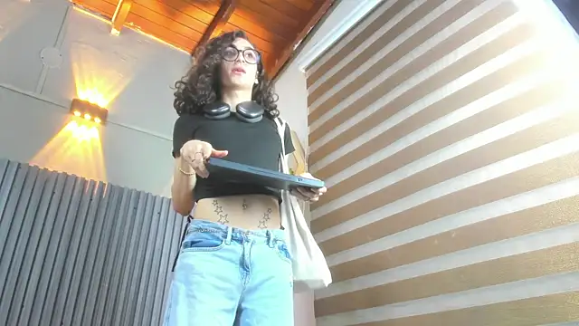 Show modela Shammy_rosse na web-kameri