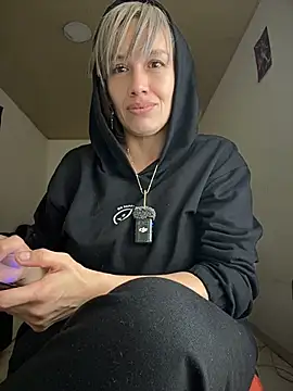 MARILYNMADELENAKOVANOVA 现场XXX聊天