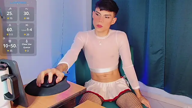 femboykeene webkamerás műsora