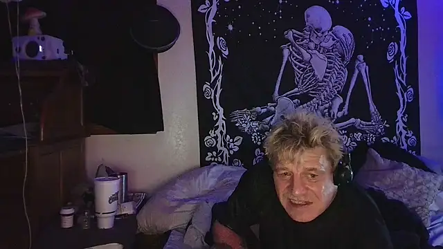 whitehole4bbc252 Webcam show