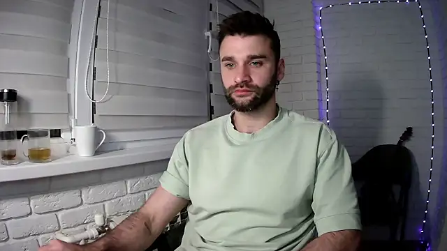 DaddySlava: онлайн-секс-чат