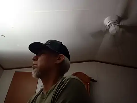 Xoc8_: онлайн-секс-чат