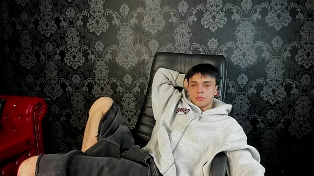 ClarkBevのライブXXXチャット