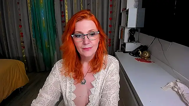 Sembang XXX Secara Langsung Almaz-Fire-Fox-One