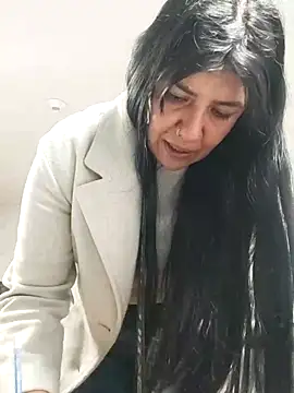 aisha_latinaのライブXXXチャット