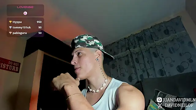 DavidNeill Chat XXX in diretta