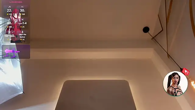 Juliett_Adams_: διαδικτυακό σόου στην κάμερα