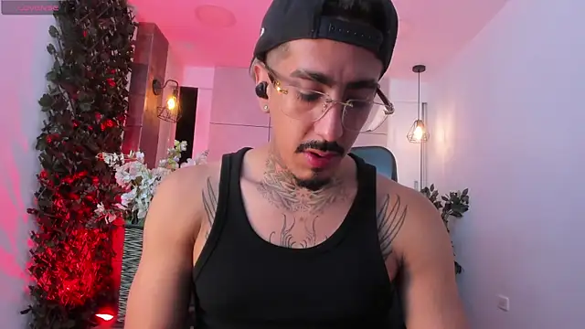 Donovan_Desmond Webcam Show