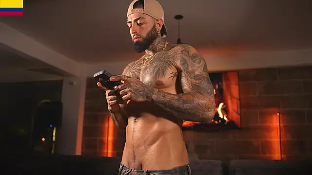 Eros_Dark_: διαδικτυακό σόου στην κάμερα