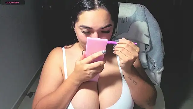 CelesteBrucee – Live XXX-chat