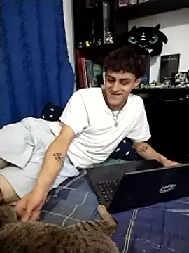 Show de AoA-BoyStudent na webcam