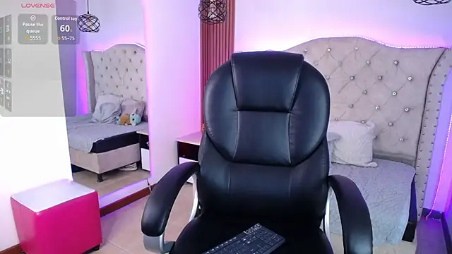 Chatroom XXX en direct de Elizabeth_Evans1