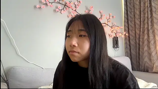 SweetMiaXO: онлайн-секс-чат