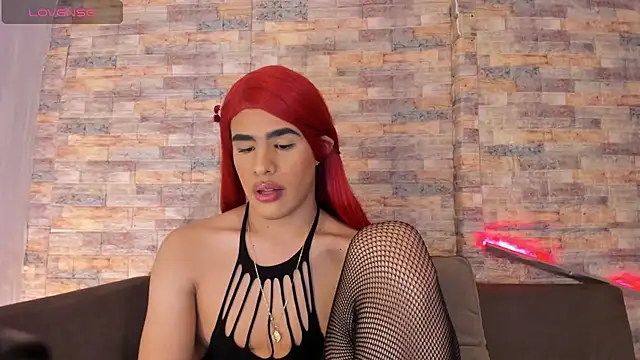 scarlettqueenx Show in webcam