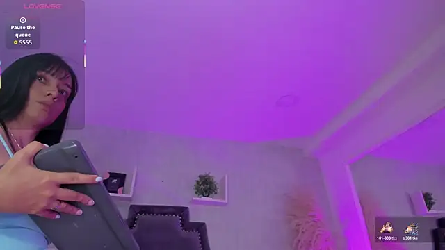 EmiliaRose_ 라이브 XXX 채팅