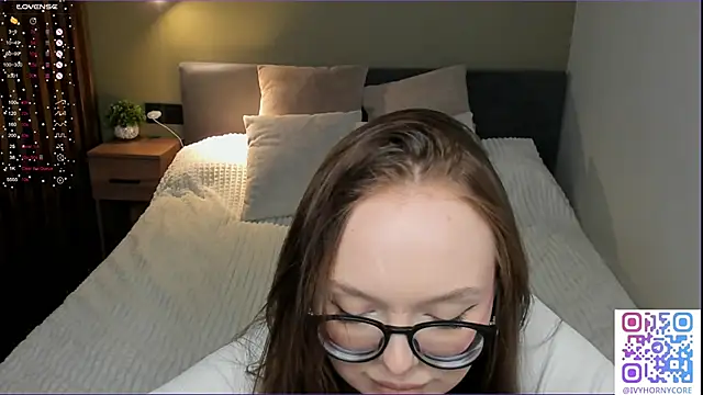 IvyHornyCore Adlı Modelin Canlı XXX Sohbeti