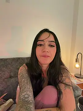 EmmyEvans1 লাইভ XXX চ্যাট