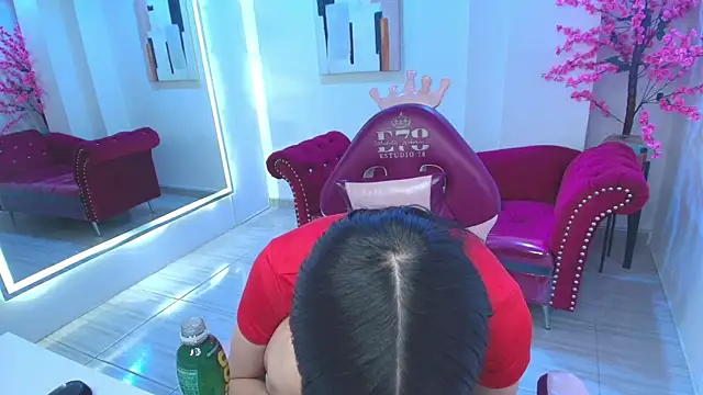 Emily_andrews Chat XXX in diretta