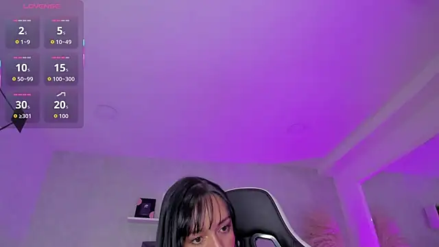 Chat XXX en directo de EmiliaRose_