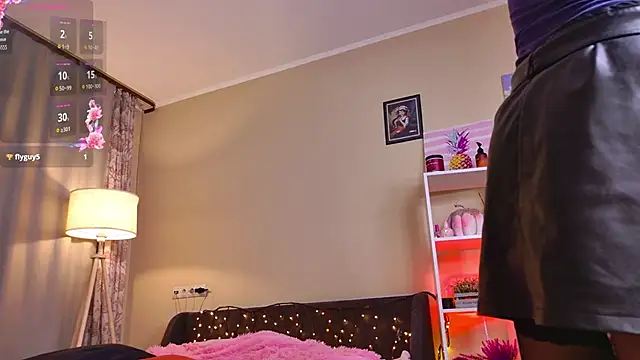 Mirellune: онлайн-секс-чат