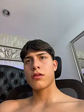 Lander_Cruz: онлайн-секс-чат