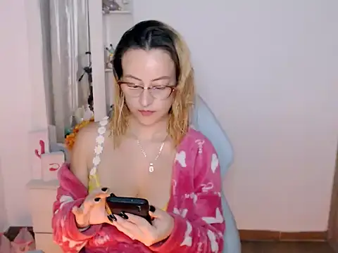 Chatroom XXX en direct de BOREAL_MOON