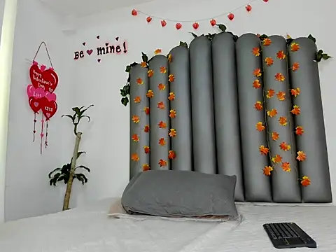 Carolinaa-03's Webcam Show